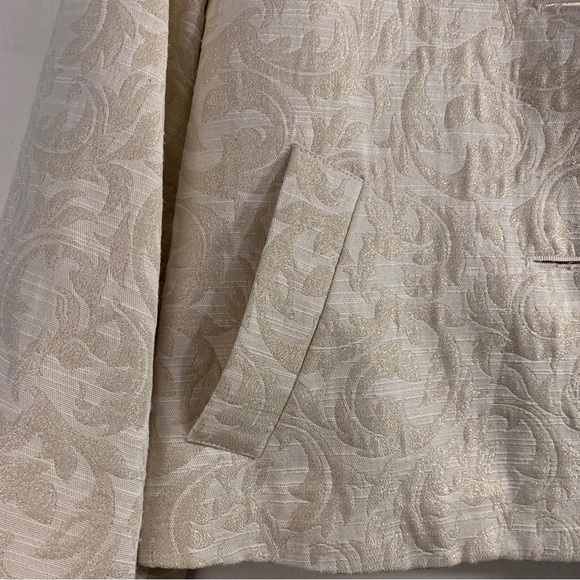 Stunning Emma James Petite Metallic Blazer, Size: 4P, & Color: Cream/Light Gold - Picture 9 of 16